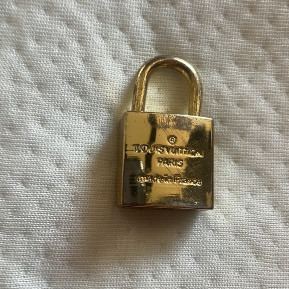 Louis Vuitton purse - Picture 5 of 6